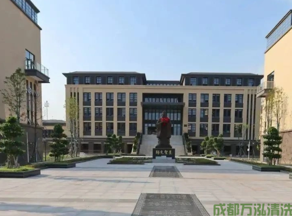 2025年9月22日南充某小学后厨油烟机和烟道清洗案例